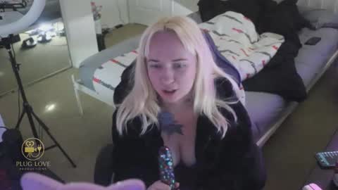 The Plug Love  Friends online show from November 2025 06:51:01 PM