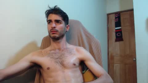 Snapshot of therazhanen chatting on September 2025 04:47:01 AM Santiago Enrique online show from September 2025 04:47:01 AM