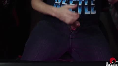 Snapshot of therealbumbles chatting on October 2025 04:03:02 PM Bumbles or B online show from October 2025 04:03:02 PM