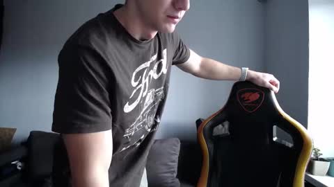 Nick   online show from October 2025 08:47:01 AM