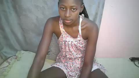 Snapshot of therry_heart chatting on October 2025 09:40:01 AM hearty online show from October 2025 09:40:01 AM