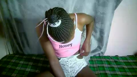 Snapshot of therry_heart chatting on October 2025 02:07:02 PM hearty online show from October 2025 02:07:02 PM