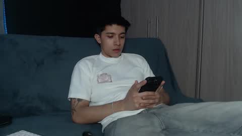 Snapshot of thesaint_xxx chatting on October 2025 02:34:02 AM thesaint_xxx online show from October 2025 02:34:02 AM