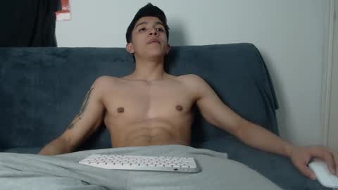 Snapshot of thesaint_xxx chatting on October 2025 02:24:01 AM thesaint_xxx online show from October 2025 02:24:01 AM