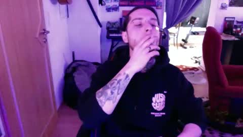 Snapshot of theshowercock chatting on December 2025 11:26:02 AM theshowercock online show from December 2025 11:26:02 AM