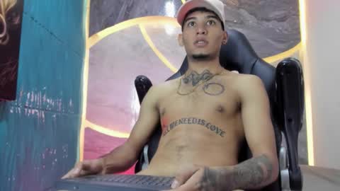 theskinny8inch_ online show from October 2025 09:59:01 PM