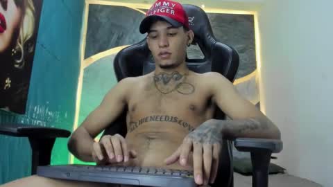 theskinny8inch_ online show from October 2025 11:10:02 PM