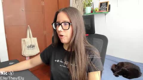 Snapshot of thetropicalseduction chatting on October 2025 03:47:02 PM Nicole online show from October 2025 03:47:02 PM