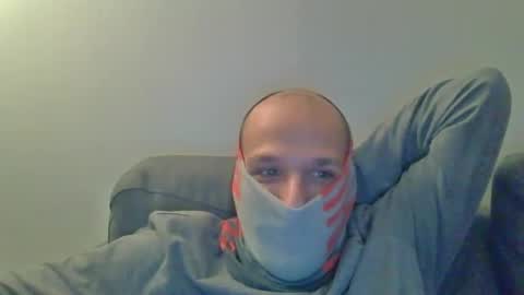 Scarf guy online show from February 2025 06:20:01 PM