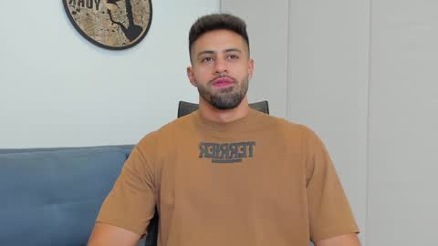thiago_driussi online show from December 2024 03:09:02 AM