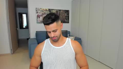 thiago_driussi online show from February 2025 04:22:02 AM