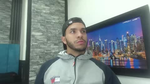 Snapshot of thiago_hairy chatting on October 2025 03:18:01 AM thiago_hairy online show from October 2025 03:18:01 AM