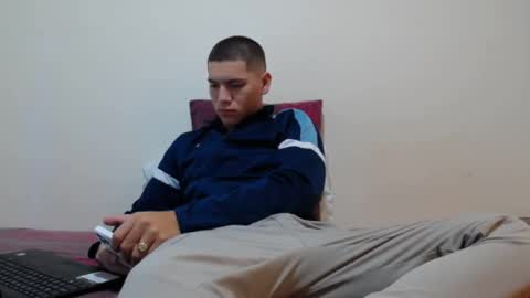 Snapshot of thiago_hot_boy chatting on December 2024 01:54:02 PM Thiago independent model online show from December 2024 01:54:02 PM