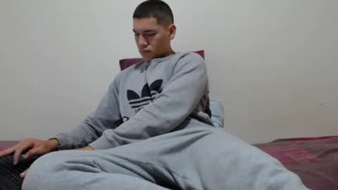 Snapshot of thiago_hot_boy chatting on December 2024 11:06:01 AM Thiago independent model online show from December 2024 11:06:01 AM