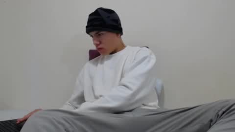 Snapshot of thiago_hot_boy chatting on January 2025 08:06:01 AM Thiago independent model online show from January 2025 08:06:01 AM