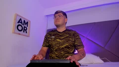 thiago_occonor online show from November 2025 07:59:02 PM