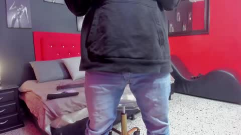 Thia Gomez online show from October 2025 12:39:02 PM