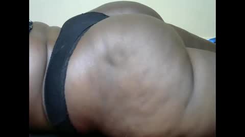 thick_queenn online show from February 2025 12:37:02 AM