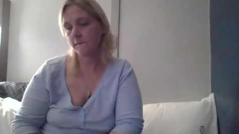 Snapshot of thickblonde_92 chatting on November 2025 09:09:01 AM thickblonde_92 online show from November 2025 09:09:01 AM