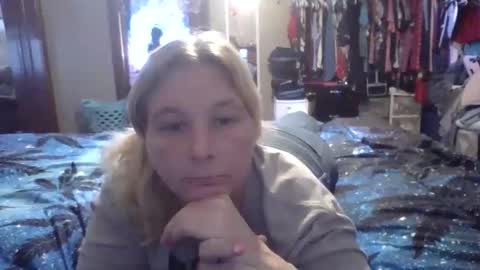Snapshot of thickblonde_92 chatting on November 2025 04:06:01 PM thickblonde_92 online show from November 2025 04:06:01 PM