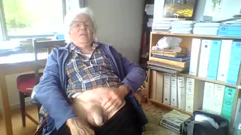 Snapshot of thickcockat71 chatting on December 2025 01:43:02 AM Thickcockat71 online show from December 2025 01:43:02 AM