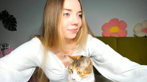 Snapshot of thisisamelia chatting on December 2024 05:04:01 PM Amelia shows on mondays fridays and sundays if anything changes im giving updates on my fansly online show from December 2024 05:04:01 PM