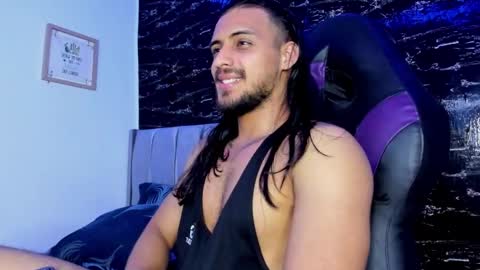 Snapshot of thomas__wayne chatting on October 2025 07:40:01 AM Thomas online show from October 2025 07:40:01 AM