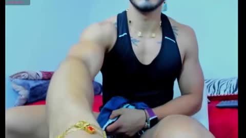 Snapshot of thomas_k7 chatting on September 2025 09:25:01 PM Thomas online show from September 2025 09:25:01 PM