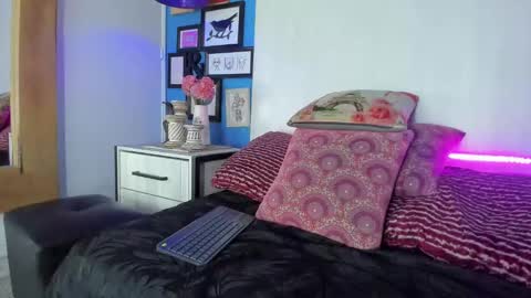 ---Thomas--- online show from January 2025 08:24:01 AM