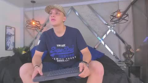 ---Thomas--- online show from February 2025 07:22:02 AM