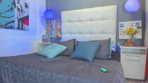 ---Thomas--- online show from February 2025 03:36:02 AM