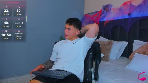 Thomas online show from October 2025 12:23:02 PM