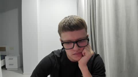 Tomas online show from December 2024 01:44:01 PM