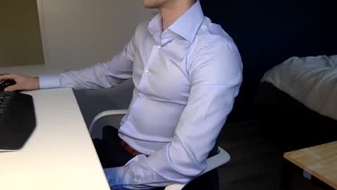 Snapshot of thomast21kl90 chatting on November 2025 12:14:02 PM Thomas online show from November 2025 12:14:02 PM