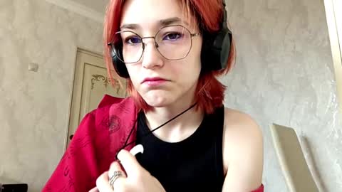 Lina online show from November 2025 11:01:02 AM