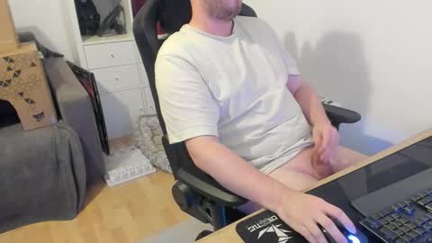 thommy2008 online show from October 2025 02:14:02 PM