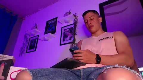 Thoms Every online show from December 2024 03:09:02 AM