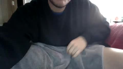 Snapshot of thssguy32 chatting on January 2025 07:00:02 PM thssguy32 online show from January 2025 07:00:02 PM