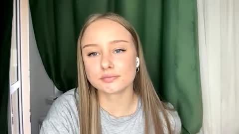 Snapshot of thulivermore chatting on November 2025 09:20:02 AM Dana online show from November 2025 09:20:02 AM