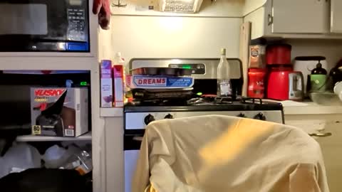 Snapshot of thunder8u42 chatting on October 2025 04:43:02 AM thunder8u42 online show from October 2025 04:43:02 AM