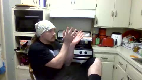 Snapshot of thunder8u42 chatting on October 2025 07:32:01 AM thunder8u42 online show from October 2025 07:32:01 AM