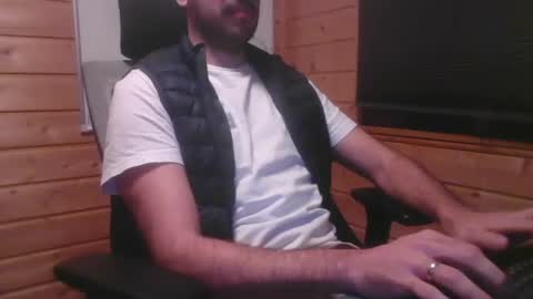 Snapshot of thx_4some_sharing chatting on October 2025 12:19:02 AM toobigcockforonegirl online show from October 2025 12:19:02 AM