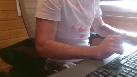 Snapshot of thx_4some_sharing chatting on October 2025 07:27:02 AM toobigcockforonegirl online show from October 2025 07:27:02 AM