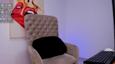 Snapshot of tiago_hannah chatting on October 2025 12:18:02 AM carolina online show from October 2025 12:18:02 AM