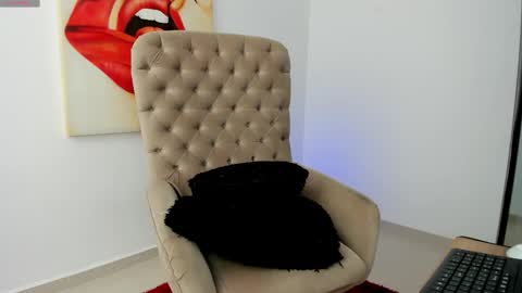 Snapshot of tiago_hannah chatting on October 2025 08:35:01 PM carolina online show from October 2025 08:35:01 PM