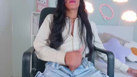 TIANA  online show from October 2025 09:16:01 PM