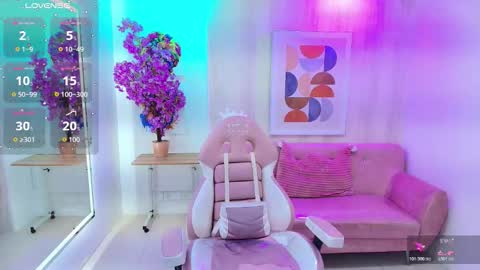 Snapshot of tiara_r chatting on October 2025 08:11:01 AM Tiara online show from October 2025 08:11:01 AM