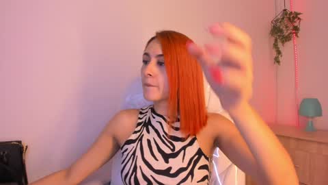 Snapshot of tiarha_ chatting on December 2024 04:29:02 AM Tiarha online show from December 2024 04:29:02 AM