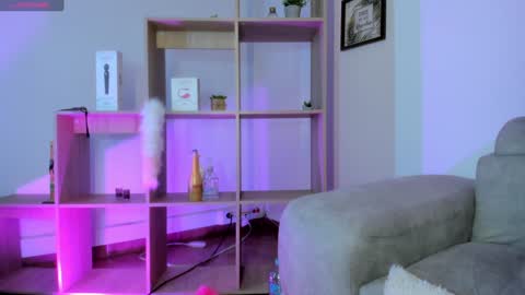 Snapshot of tiarha_ chatting on January 2025 07:37:02 AM Tiarha online show from January 2025 07:37:02 AM