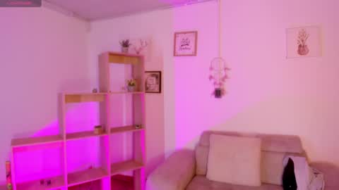 Snapshot of tiarha_ chatting on January 2025 10:38:01 AM Tiarha online show from January 2025 10:38:01 AM